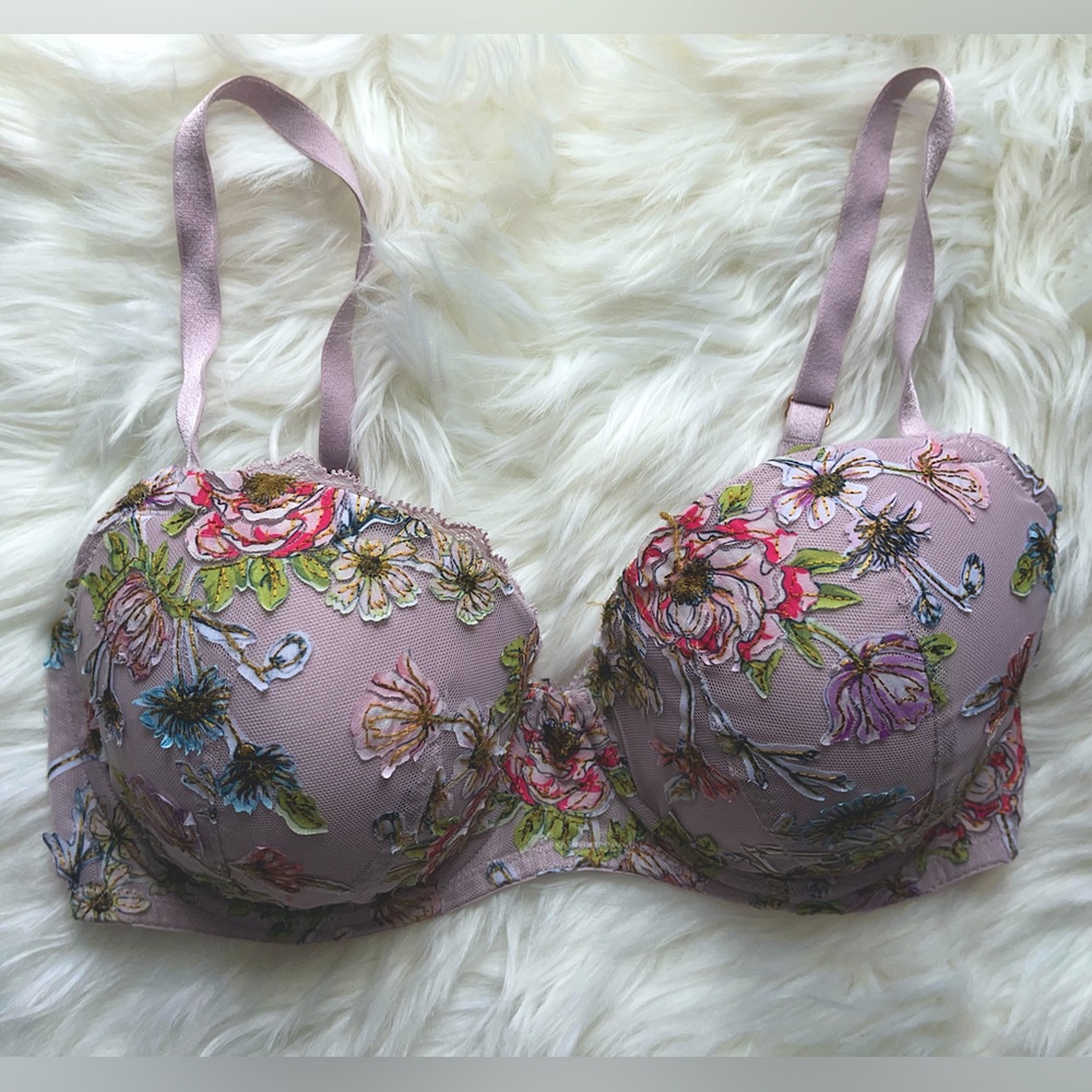 Floral embroidered Victorias secret 32DDD